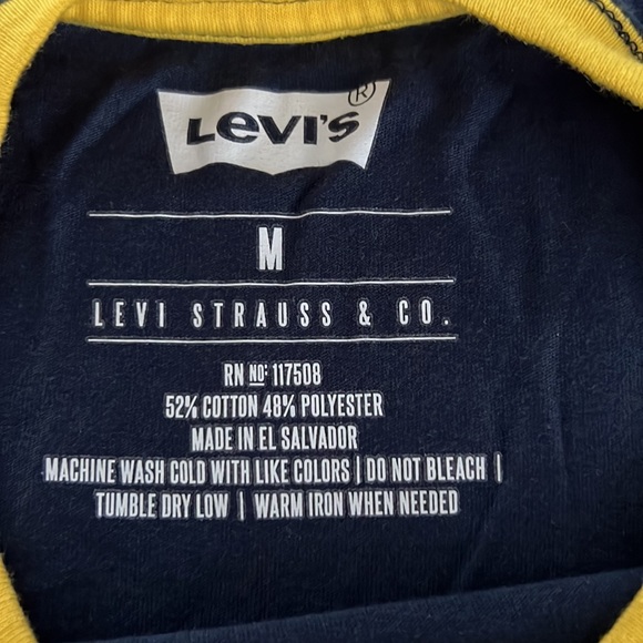 Levi Strauss & Co Men’s T Shirt - Picture 4 of 6